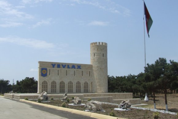 Yevlaxdakı “Ağ hotel”in “qara əməlləri”- RƏZALƏT