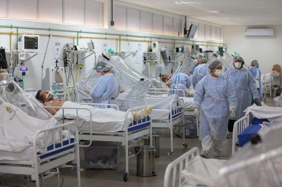 Braziliyada koronavirusa yoluxanların sayı 10 milyon nəfəri ötüb