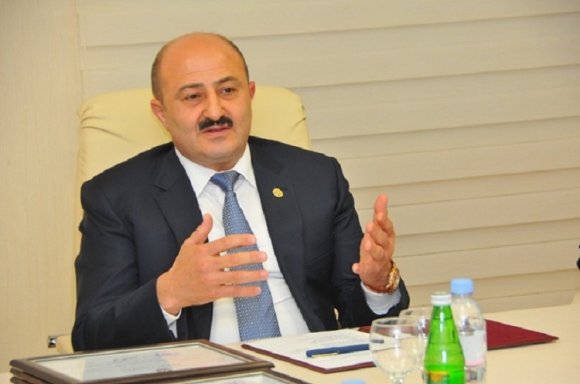 Asif Əsgərov "Nəsimi"nin dərisini belə soyur- Tikinti şirkəti və icra başçısı vətəndaşlara zülm edir