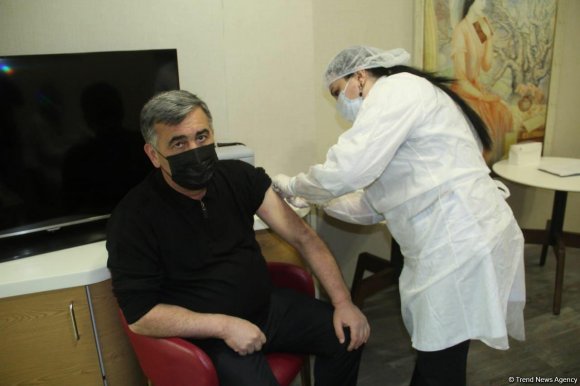 İndiyə qədər Azərbaycanda 494 mindən çox şəxsə vaksin vurulub