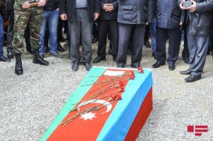 Altı ay komada qalan hərbçimiz dünyasını dəyişdi