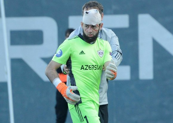 "Qarabağ"ın qapıçısı Məhəmmədəliyev xəstəxanaya aparılıb