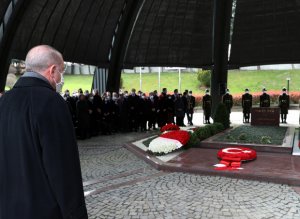 Ərdoğan Türkiyənin 8-ci Prezidenti Turqut Özalın anım mərasiminə qatıldı