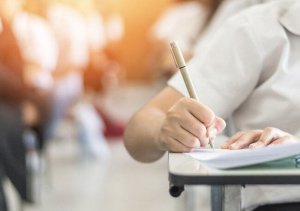 Növbəti buraxılış imtahanları keçiriləcək