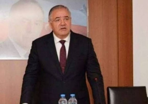 Ağdamın icra başçısı ŞİKAYƏTLƏRƏ BELƏ REAKSİYA VERİR... - Bu, harınlıq deyilsə, bəs nədir...