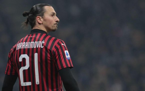 "Milan" Zlatan İbrahimoviçlə müqavilənin uzadıldığını açıqlayıb