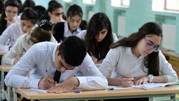 Bu gün 21 mindən çox IX sinif şagirdi buraxılış imtahanı verəcək