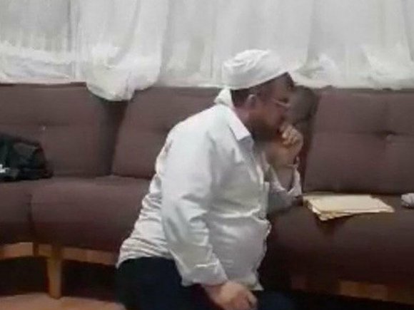 "Qoymaram boşanasan" deyib qadınları aldadıb təcavüz edən molla ifşa olundu - VİDEO