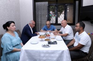 “Azəriqaz” rəhbərliyi şəhid ailələrini ziyarət etdi
