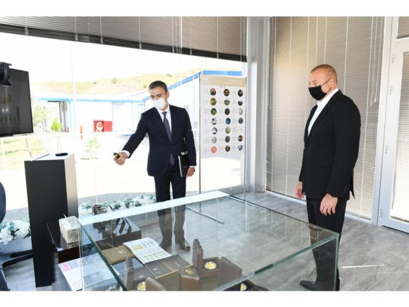 Prezident İlham Əliyev Daşkəsəndə “AzerGold” QSC-nin “Çovdar” İnteqrəolunmuş Regional Emal Sahəsinin fəaliyyəti ilə tanış olub