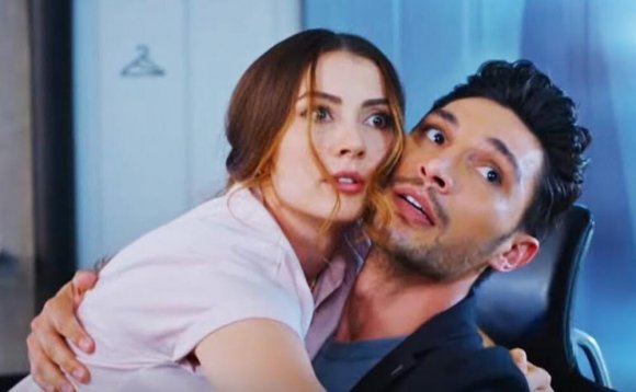 "Aşk mantık intikam"ın aktyoru onunla sevgilidir - FOTO