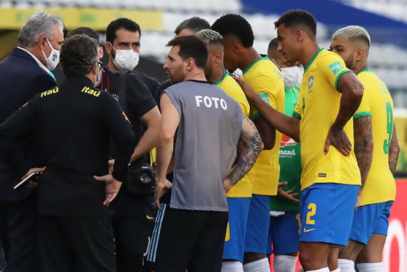 Braziliya-Argentina oyununda QALMAQAL - Oyun dayandı