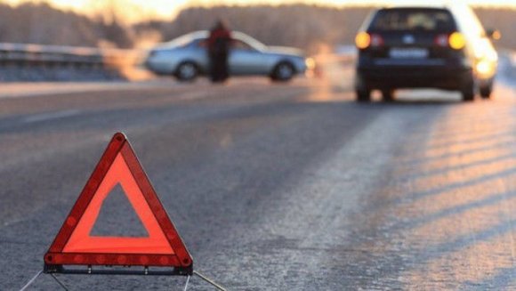 Bakıda iki avtomobil toqquşub, xəsarət alanlar var