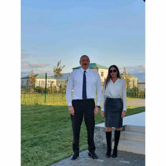 Birinci vitse-prezident Mehriban Əliyeva Prezident İlham Əliyevlə Zəngilandan FOTOlar paylaşıb