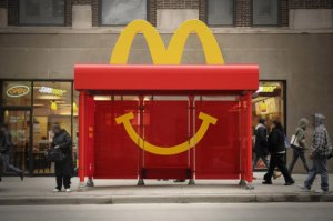 "McDonald's" Rusiyadakı restoranlarını bağlayacaq