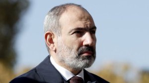 Paşinyan Fransaya gedir