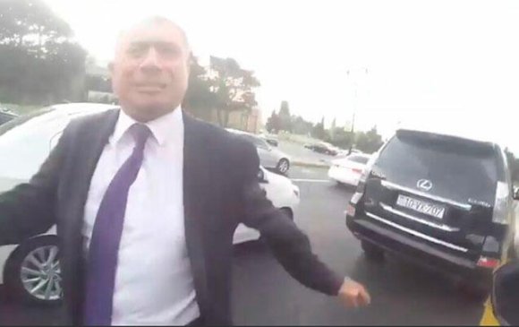 Motosiklet sürücüsünü döyən şəxs danışdı - “Məni işdən çıxaracaqlar”