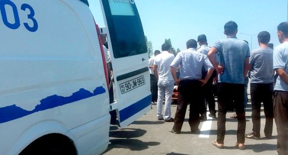 ​​​​​​​Bakıda avtomobil məzunu vurdu - vəziyyəti ağırdır