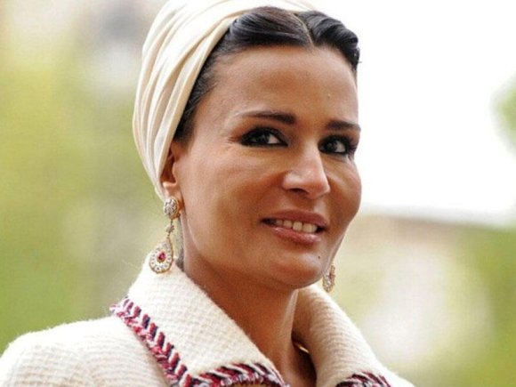 Ərəb şeyxinin hicabsız, qüdrətli arvadı: Ərini atasını devirməyə məcbur edən qadın
