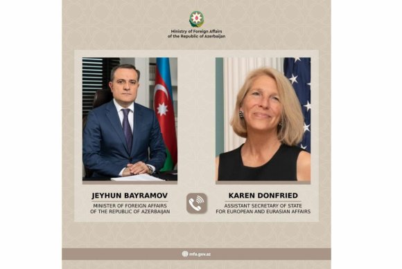 Ceyhun Bayramov ABŞ Dövlət Katibinin köməkçisi ilə telefonla danışıb