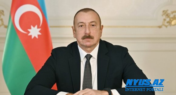 Prezident jurnalistləri təbrik etdi