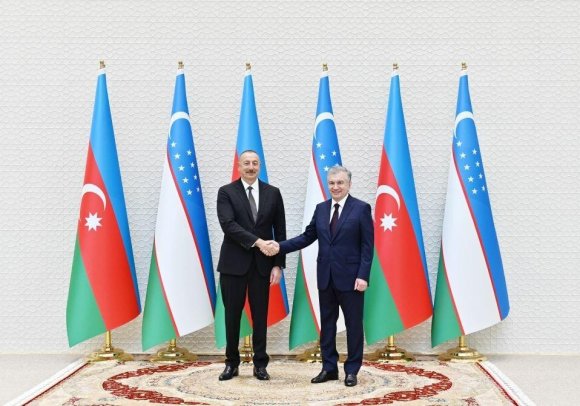 İlham Əliyev Şavkat Mirziyoyevə zəng edib