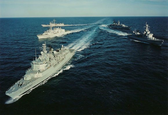 NATO-nun gəmiləri Tallinə gəldi