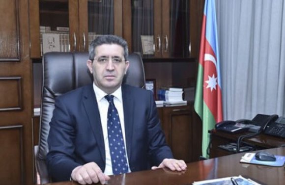 Daha bir saxta diplomlu məmur... - CİDDİ POST TUTUR...