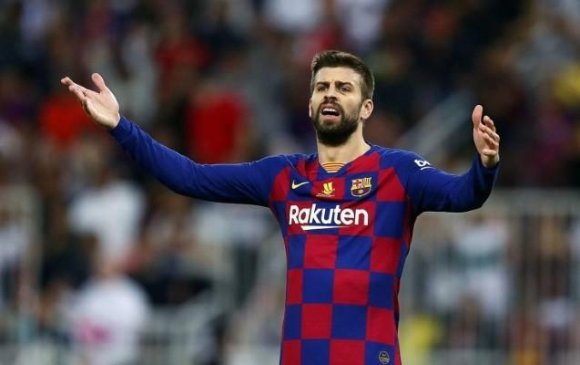 Pike futbolu qırmızı vərəqə ilə tərk etdi