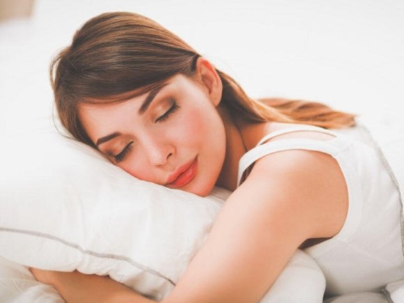 Gün ərzində neçə saat yatmalıyıq? Yuxusuzluğun FƏSADLARI