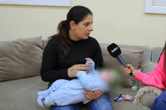 Küçədə tapılan üç aylıq körpənin anası: “14 yaşım olanda 22 yaşlı oğlanla görüşmüşəm”