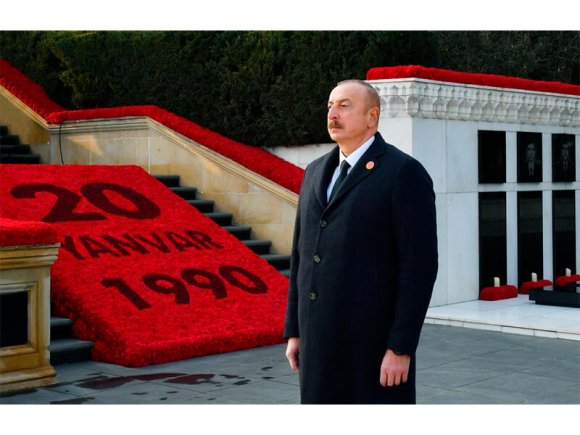 Prezident Şəhidlər xiyabanını ziyarət edib