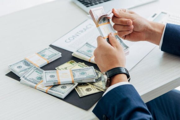 Mərkəzi Bank ilk dəfə dollar sata bilmədi - İqtisadçı açıqladı