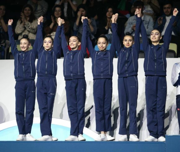 Gənc gimnastlarımız 5 topla proqramda birinci yeri tutublar