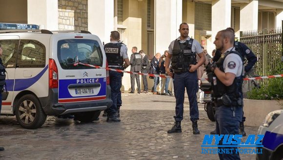 Fransada sürücü avtomobili insanların üzərinə sürüb, yaralılar var