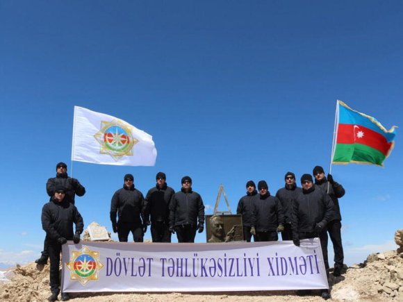 DTX əməkdaşları “Heydər zirvəsi”nə yürüş təşkil ediblər