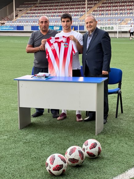 1-ci Liqada mübarizə aparacaq "İrəvan" komandası səviyyəli futbolçular transfer etməklə heyətini gücləndirir