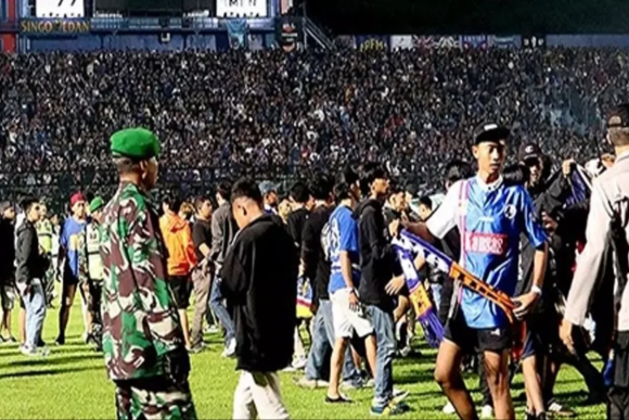 Stadionda izdiham:12 ölü, 80 yaralı var