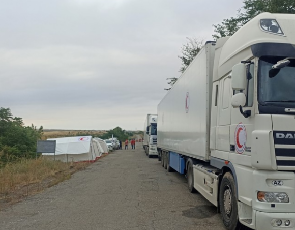 Bakıdan 40 ton humanitar yardım aparan karvan Ağdam-Xankəndi yolunda gözləyir