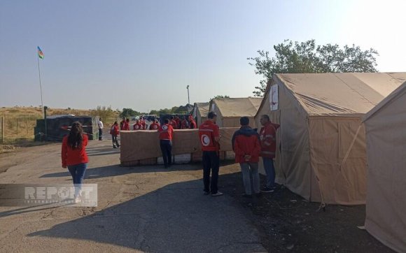 Humanitar karvan 2 gündür Ağdam-Xankəndi yolunda gözləyir - FOTO