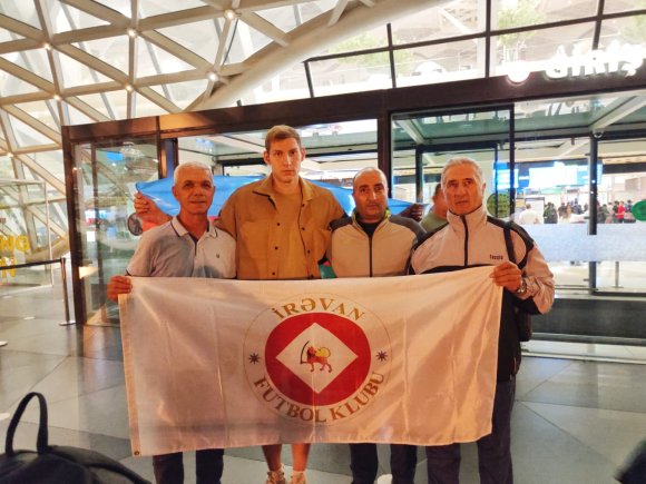 İrəvan" FK tanınmış futbolçuları transer etməkdədir