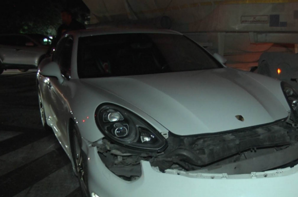 Bakıda “Porsche” yük maşını ilə toqquşdu