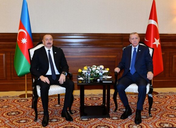 Prezidentin Ərdoğanla görüşü başlayıb