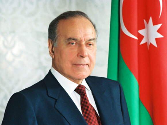 Ümummilli lider Heydər Əliyevin anım günüdür