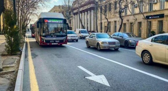 Avtobus öz zolağından çıxarsa, cərimə edilir? - Ekspert