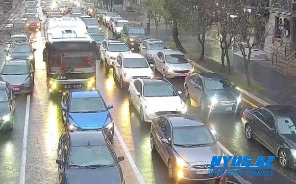 Bakının bir sıra yollarında sıxlıq müşahidə olunur - SİYAHI