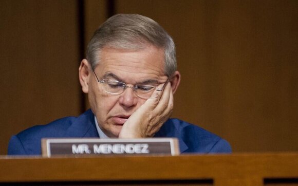 NYT: Ermənipərəst senator Menendezin vəkilləri sübutları gizlətməyə çalışırlar