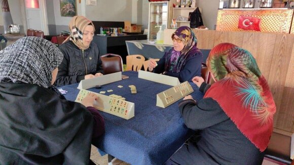 Bu kənddə kişilərə küçəyə çıxmaq qadağandır