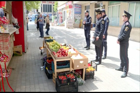 Gəncədə qanunsuz küçə ticarəti və antisanitariya ilə bağlı monitorinqlər keçirilib