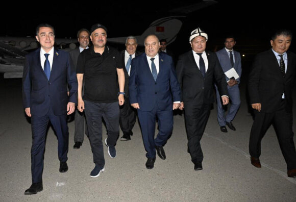 Qırğızıstan Parlamentinin sədri Azərbaycana səfərə gəlib